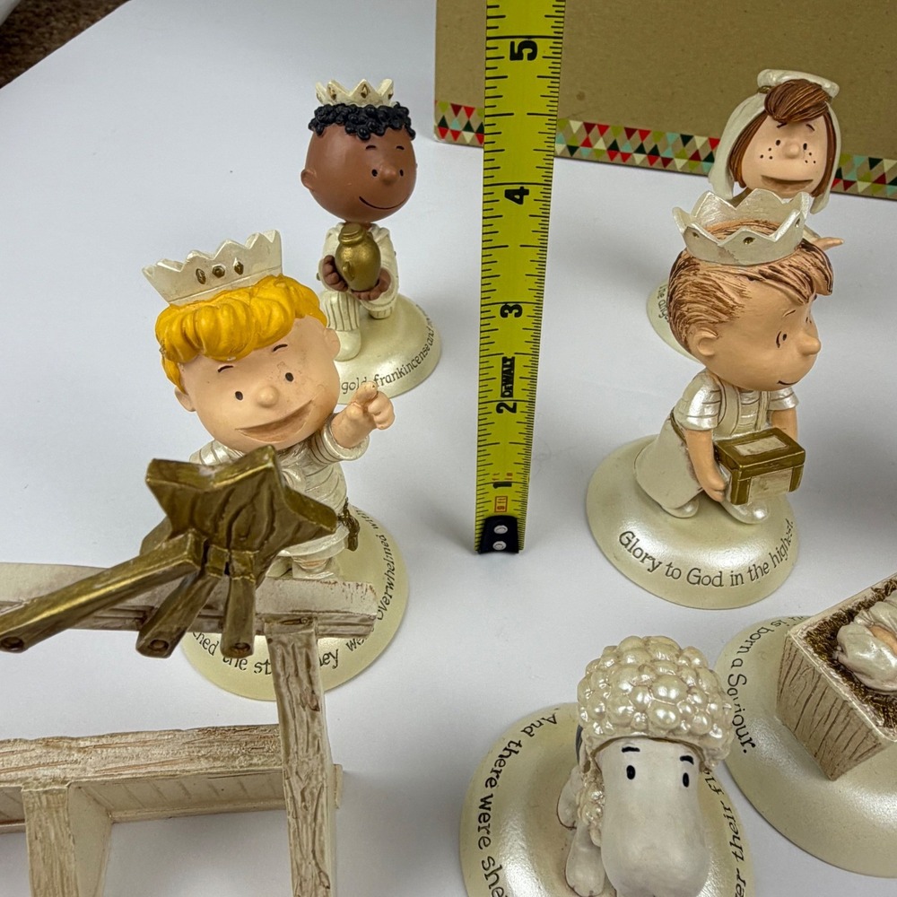 Hallmark Peanuts Nativity Set Limited Edition 2015 50th Anniversary 11 Piece Box - Picture 16 of 16